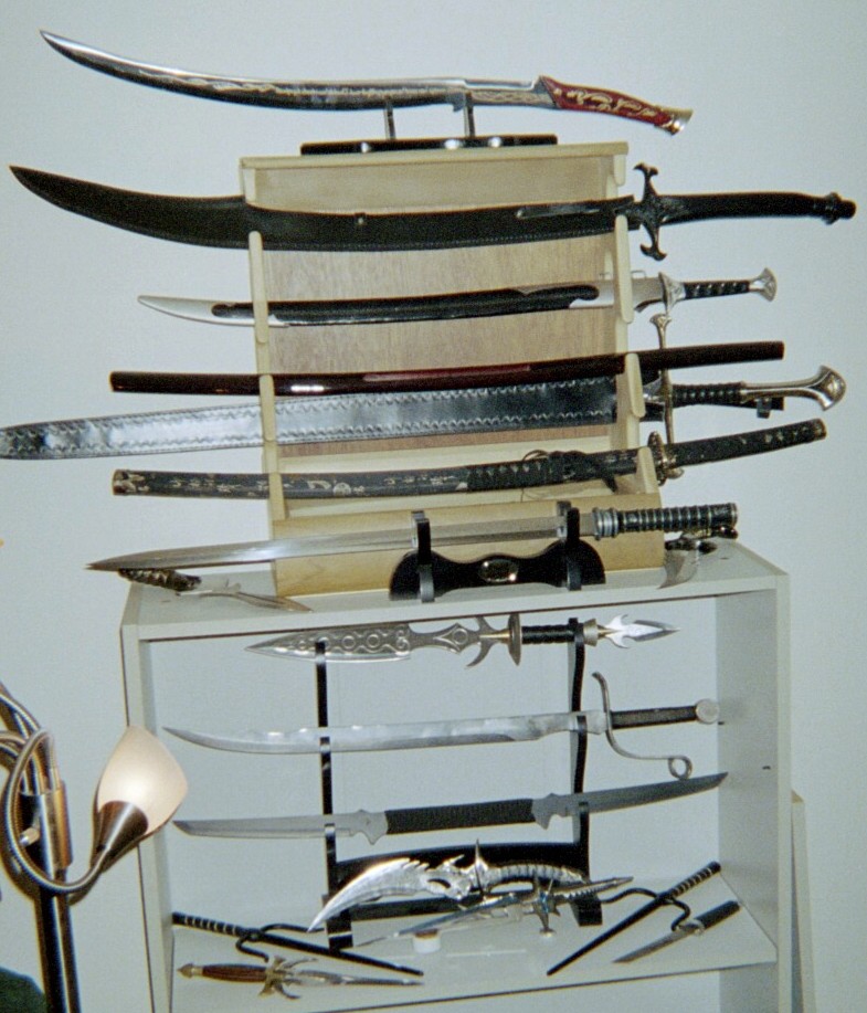 Blades, swords and daggers oh