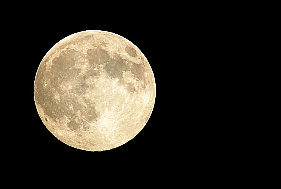 Super Moon Zoomed