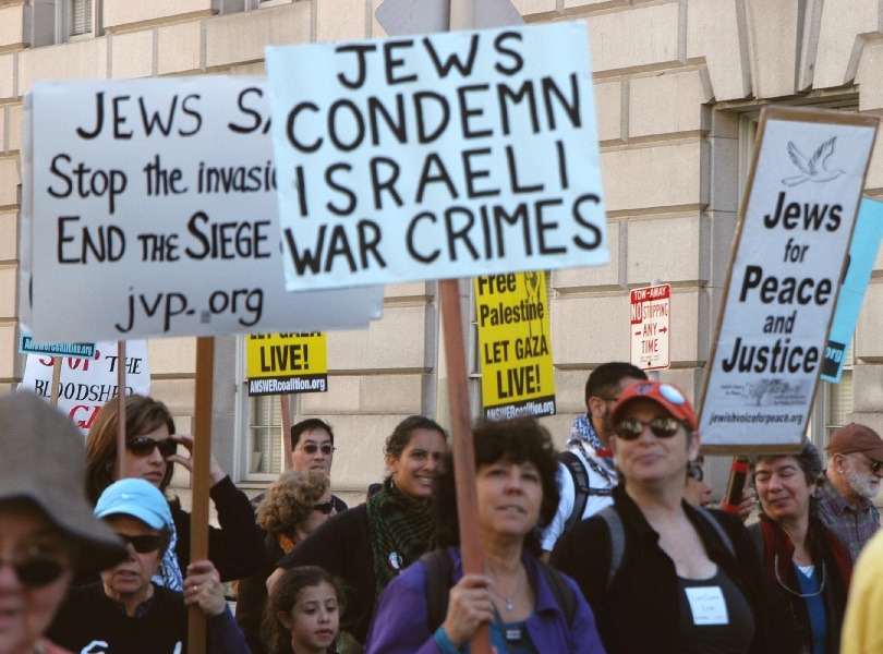 Jews stand with Palestinians