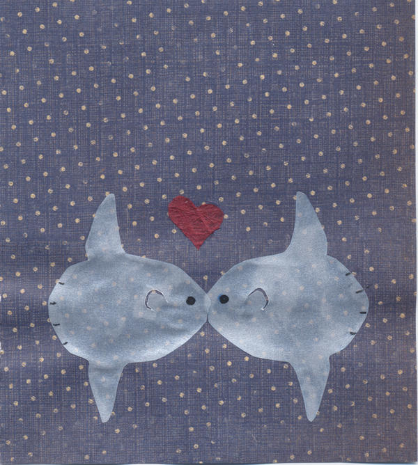 Mola Mola Kiss Kiss
