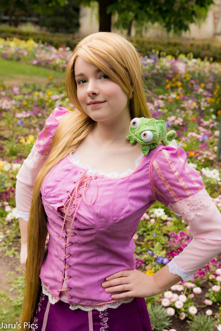 Tangled - Rapunzel Cosplay: 'My flower army' by Fidessa-chan on DeviantArt