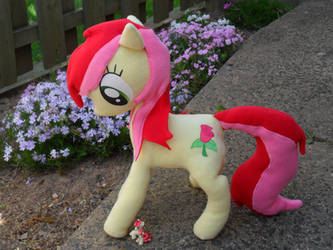 Roseluck Plush