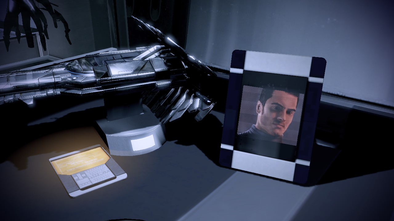 Shepard's Quarters - Kaidan's Picture Closeup