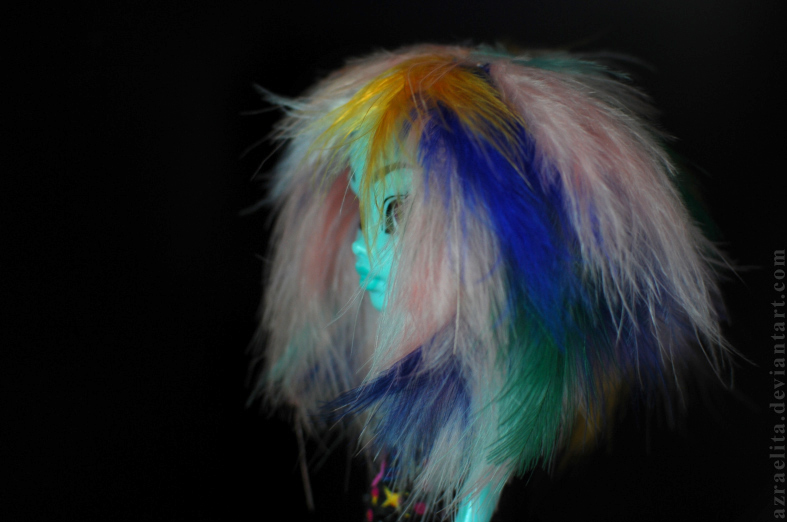 Inner Monster High blue feather wig 3