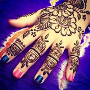 Finger Mehndi