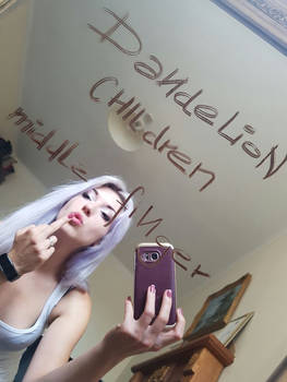 Fansign - Middle finger - Teodora