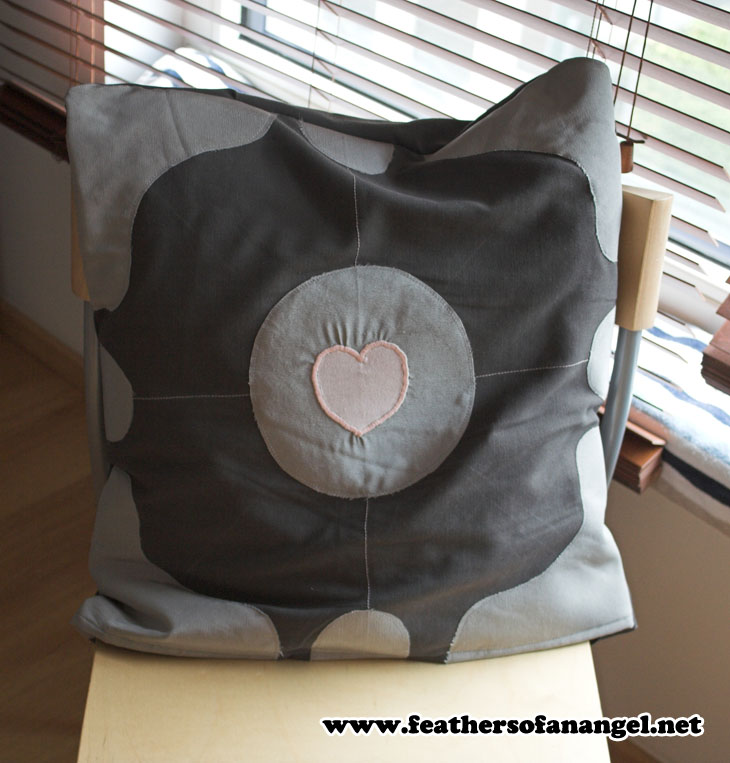 Companion Cube Pillow 1