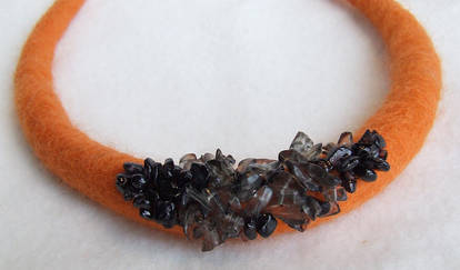 'Carrot' necklace: detail