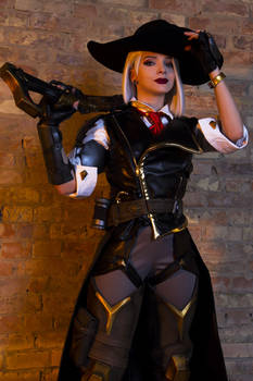 Ashe from Overwatch full cosplay