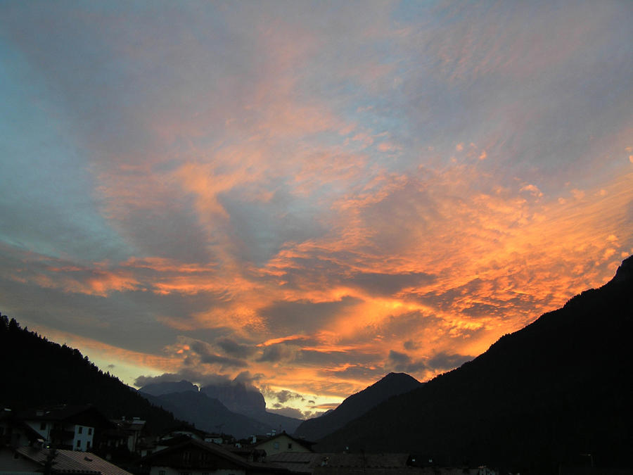 Clouds in red