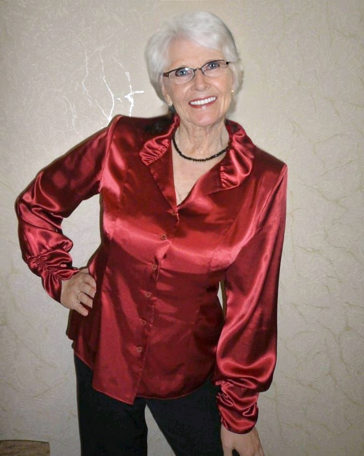 teleskop mekanisme vene Glamorous granny in red satin blouse by satinshirt on DeviantArt