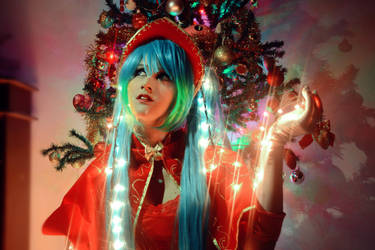 Silent Night Sona Cosplay