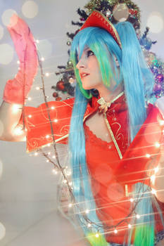 Silent Night Sona Cosplay