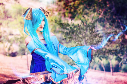 Only you can hear me summoner~ Sona Cosplay