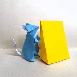 Origami Mouse Sniffing Cheese