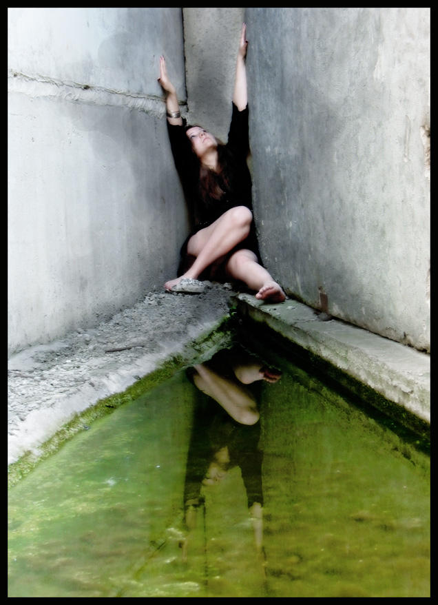 Trapped In A Corner by EROzia on DeviantArt