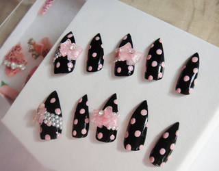 Latest Cute Polka dot Nail Set