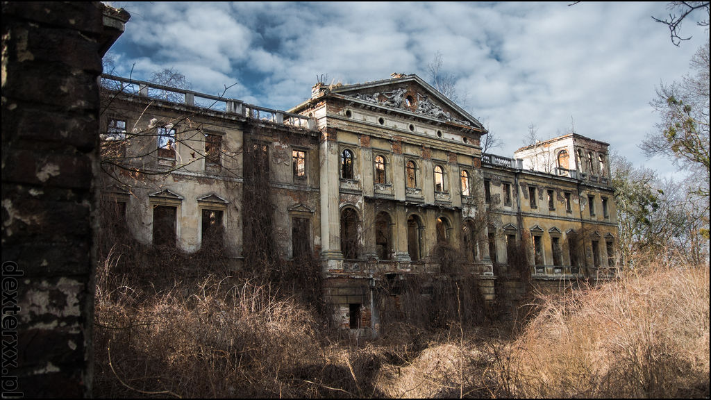 The ruins of palace in Slawikow