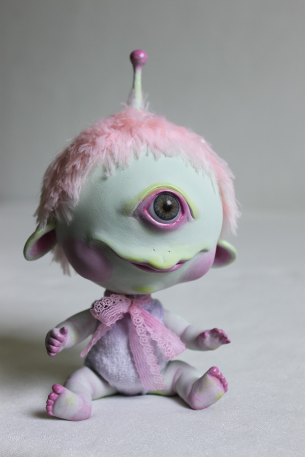 alien baby by Horriblesweet