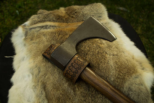 Viking Garb Leather Axe frog (+140 to Armor) 2