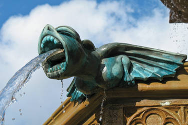 Fountain Gargoyle by Spinneyhead