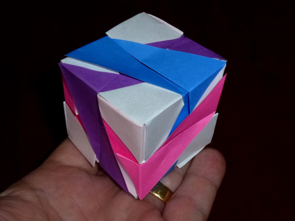 7/365 Jun Maekawa's Borromean Cube