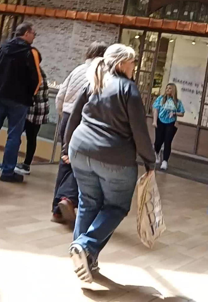 Blonde Mom with Big Rear End 5 by BigButtWomen on DeviantArt