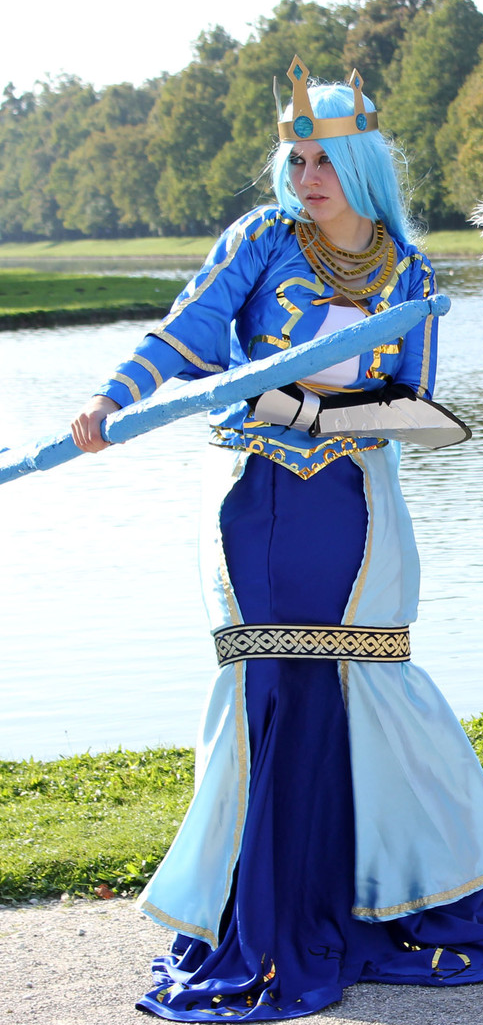 Queen Ashe Cosplay