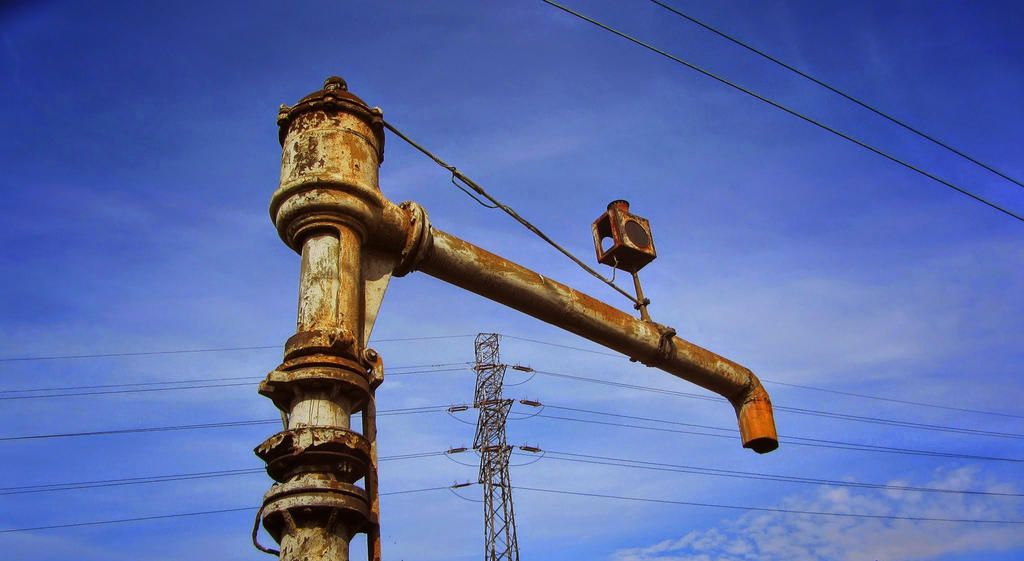 Pump, sky and electricity