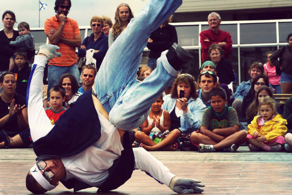Breakdancing Raiden Breakdancing II by shaina74 on DeviantArt