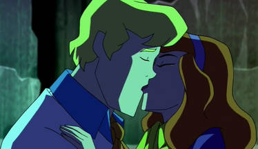 Fred Daphne Kiss 2