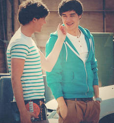 Lilo caressing