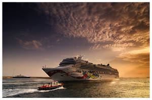 Norwegian Jewel by KirlianCamera