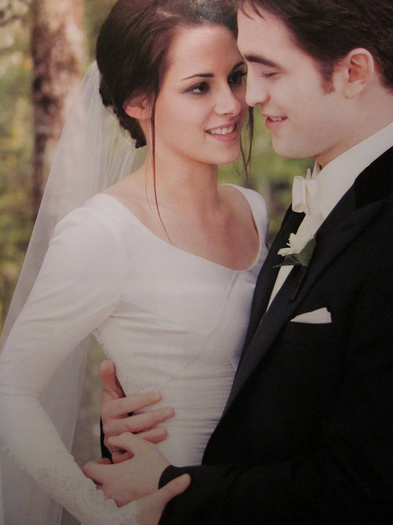 Edward And Bella at Wedding by AvaBloom on DeviantArt