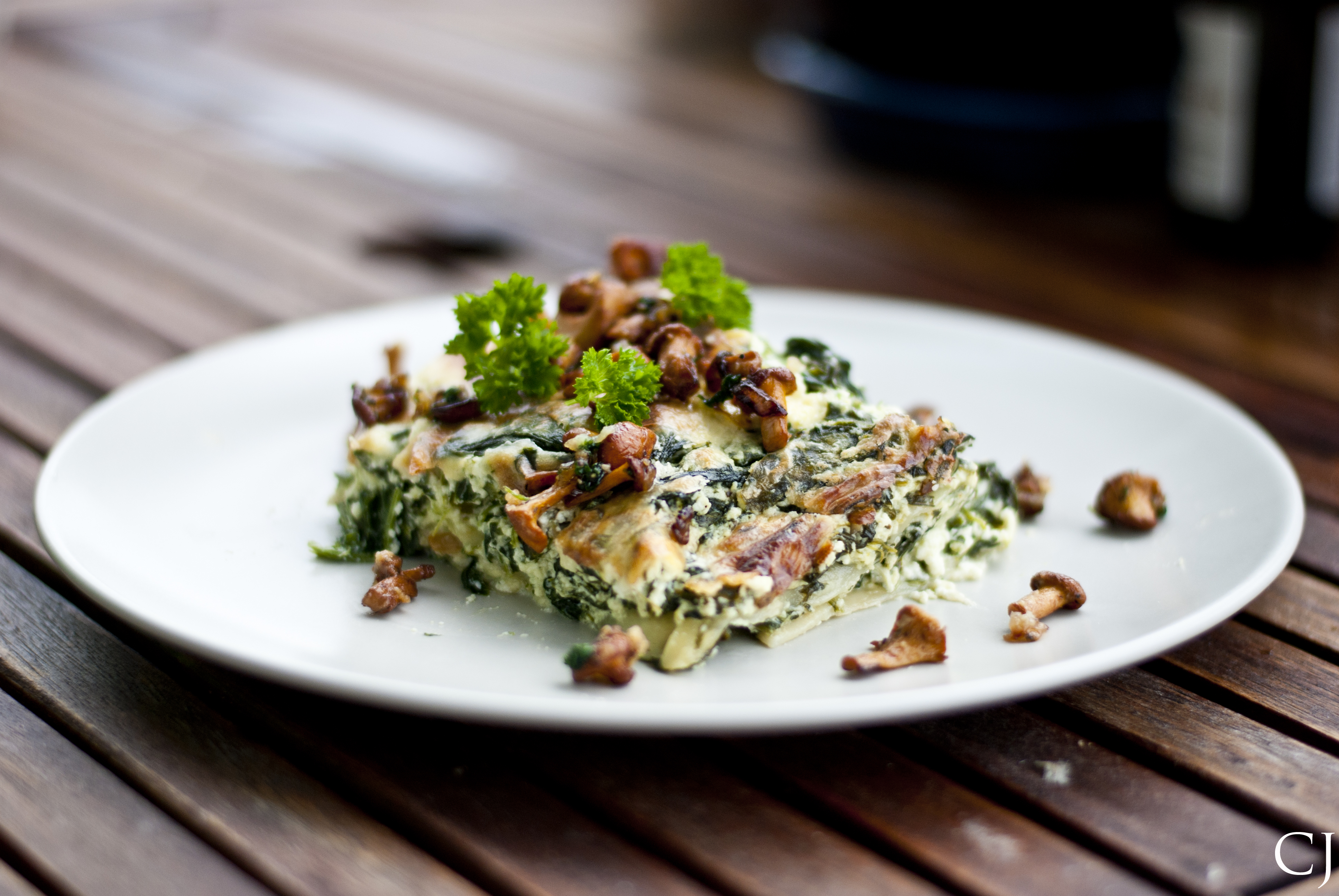 Spinach lasagna with chanterelles