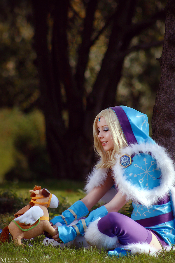 Crystal Maiden Dota 2