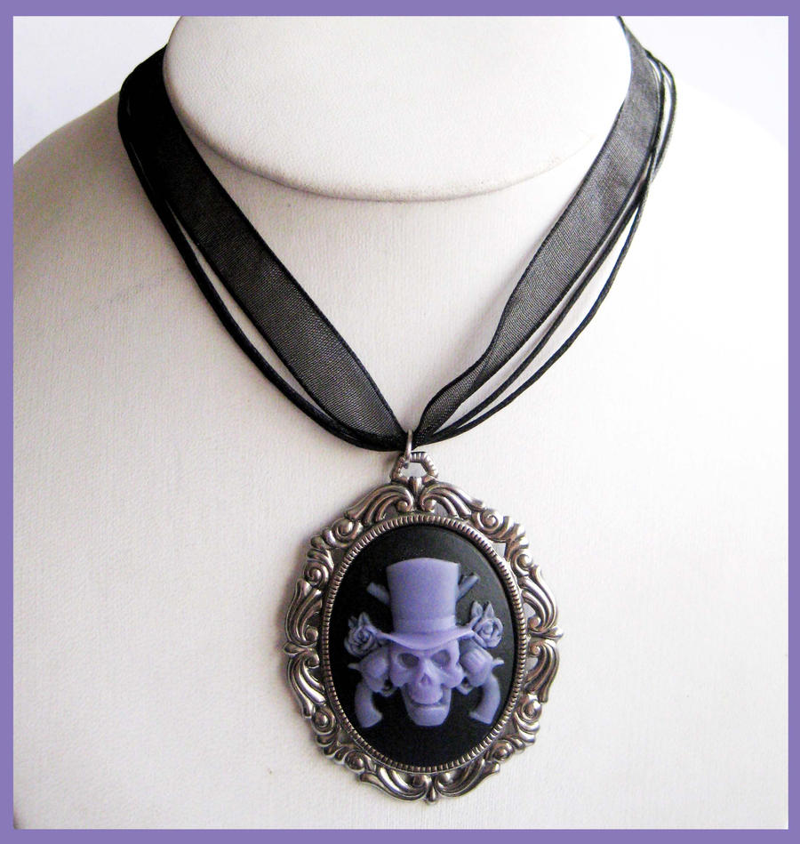 Black and Purple Skull Cameo