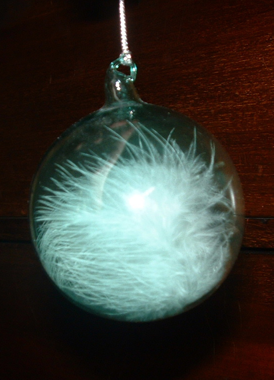 Feather ball strwberrystk