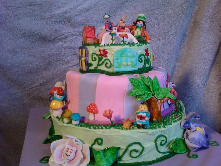 alcie in wonderland cake 2