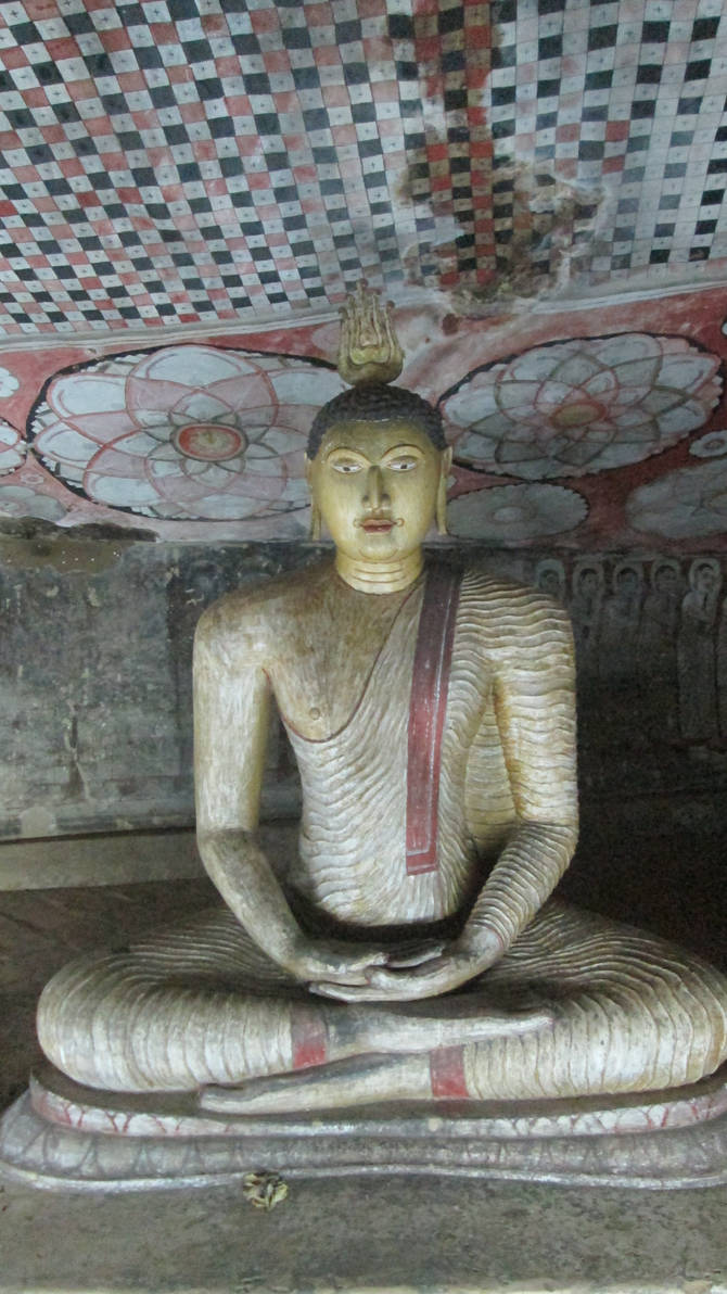 Buddha Statue (Dambulla) by aliasjjj