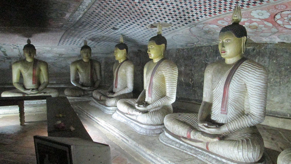 Buddha Statues (Dambulla) by aliasjjj