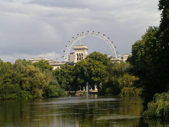 St. James and the London Eye