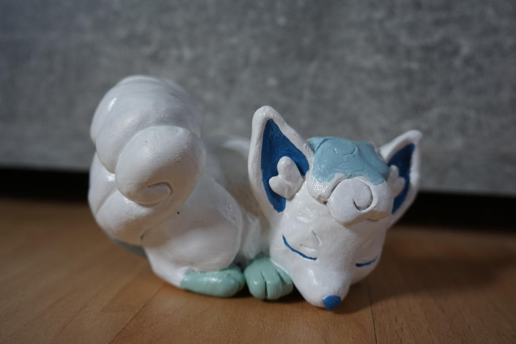 Alolan Vulpix sleeping by xErzaXScarletx on DeviantArt