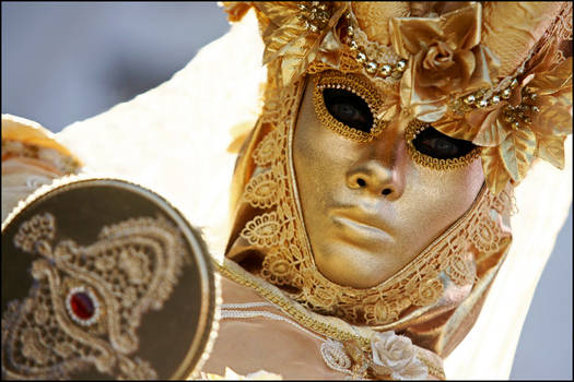 Mask of gold
