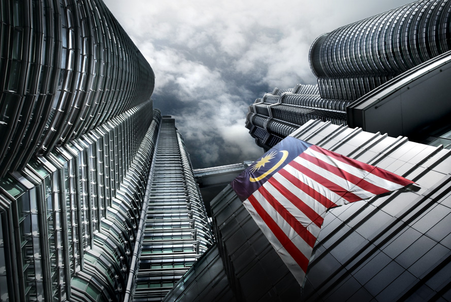 Petronas Twin Towers by idyllis
