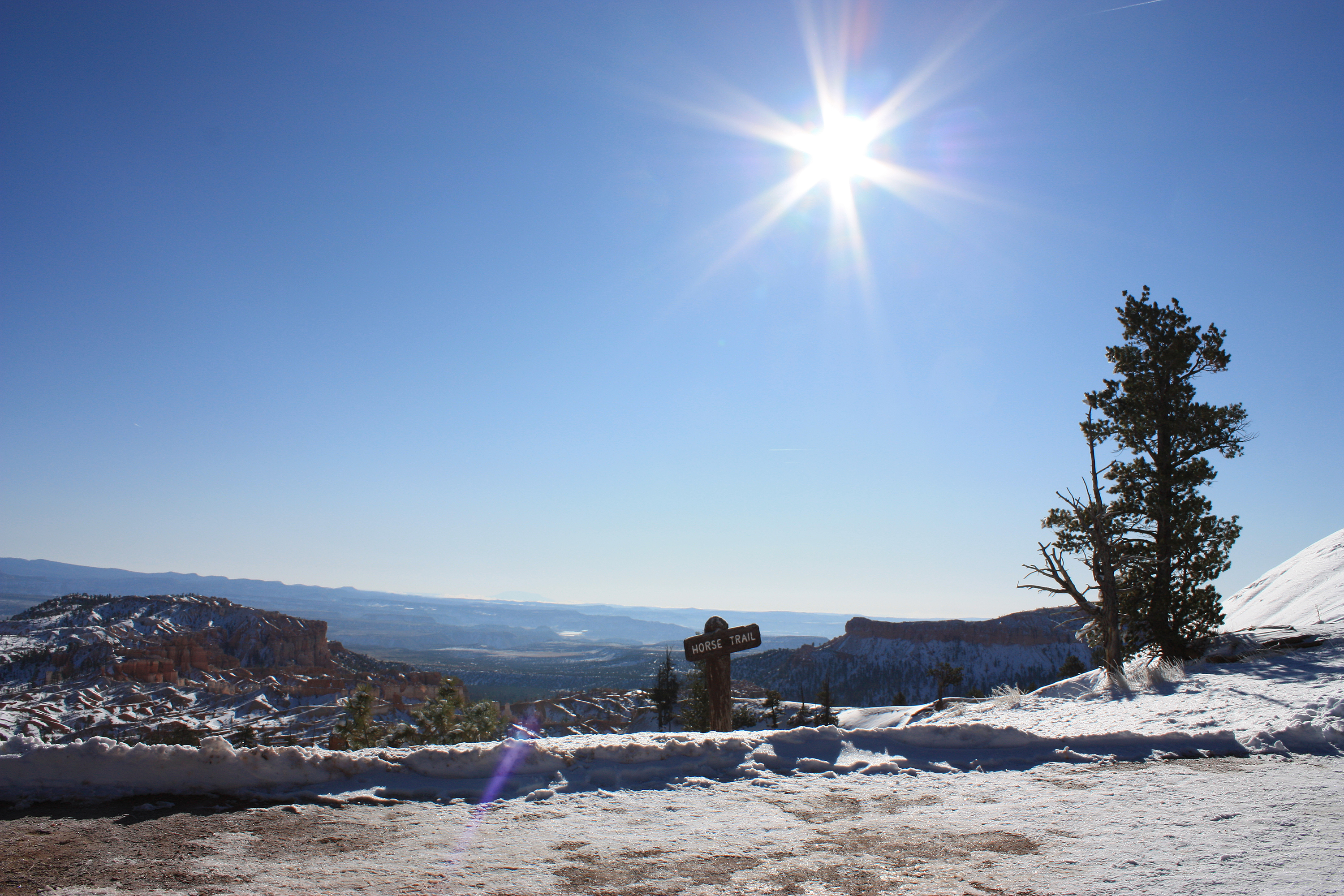 Bryce Canyon Winter Sun background 2