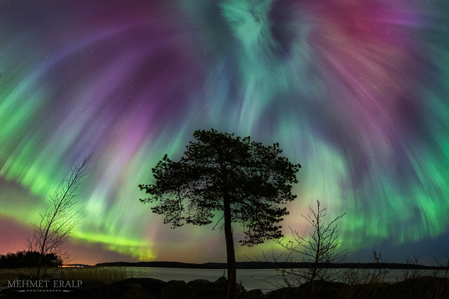 Auroral Fireworks by m-eralp