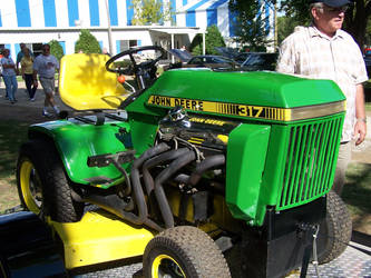 V8 Lawn Tractor