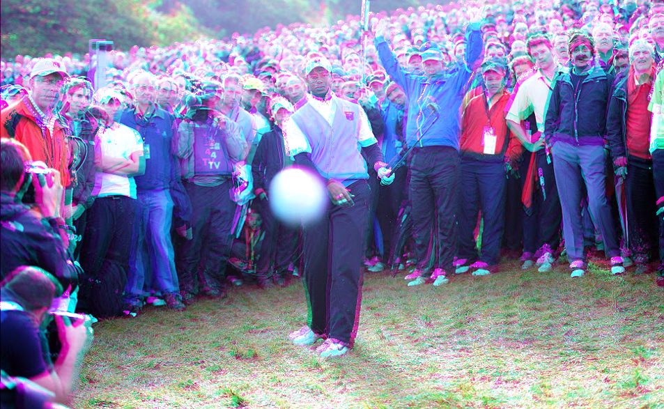 Tiger Woods golfing in 3D