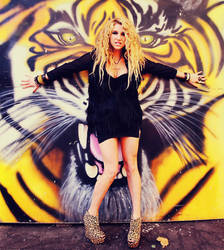 Ke$ha.